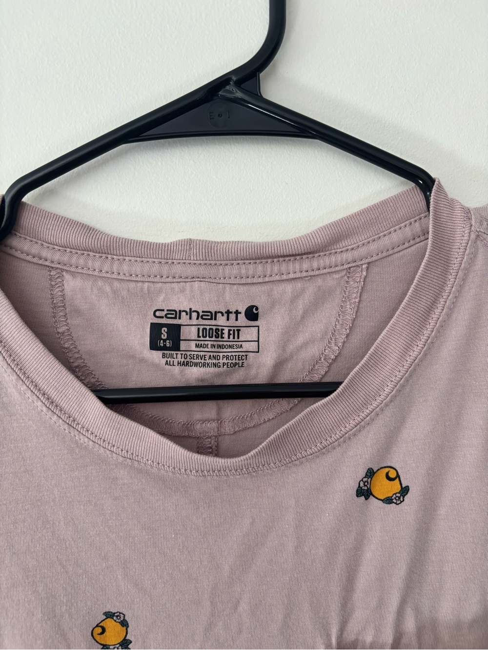 Carhartt Short Sleeve Tee in Light Mauve with Yellow Duck Motif - Picture 2 of 3